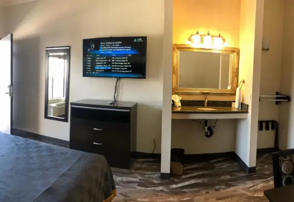 Castaic Inn Six Flags Valencia 5
