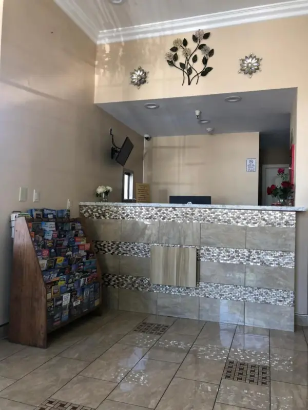Castaic Inn Six Flags Valencia 6
